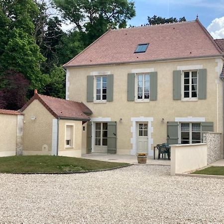 Gite Les Auregats Maligny Zewnętrze zdjęcie