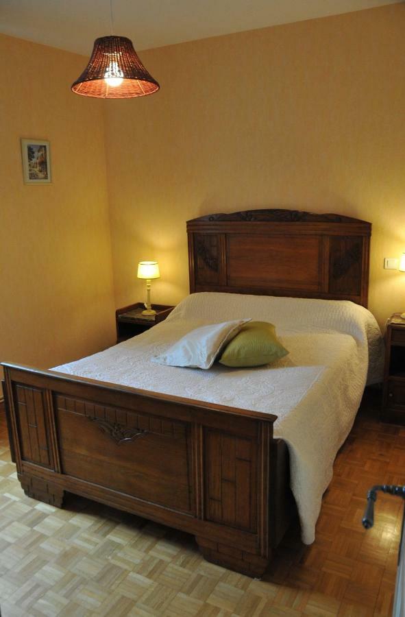 Gite Les Auregats Maligny Zewnętrze zdjęcie
